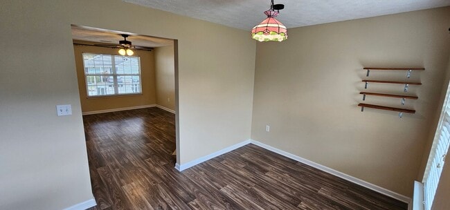 Building Photo - Charming 3 Bedroom, 2.5 Bath Home in Pike County!