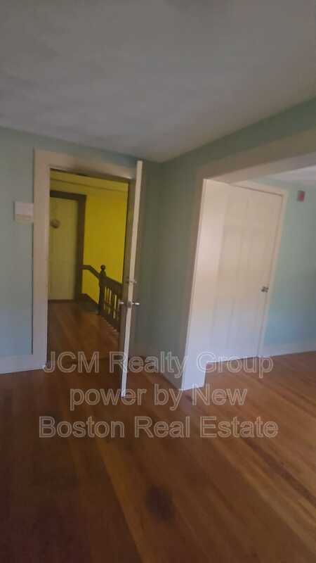 Building Photo - 86 Main St