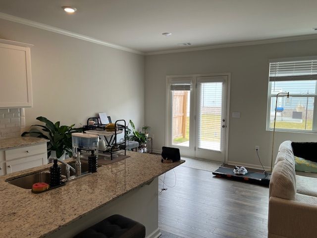 Building Photo - 2213 Blue Monarch Dr