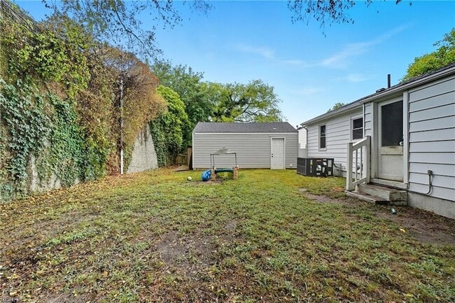 Building Photo - 837 Tifton St