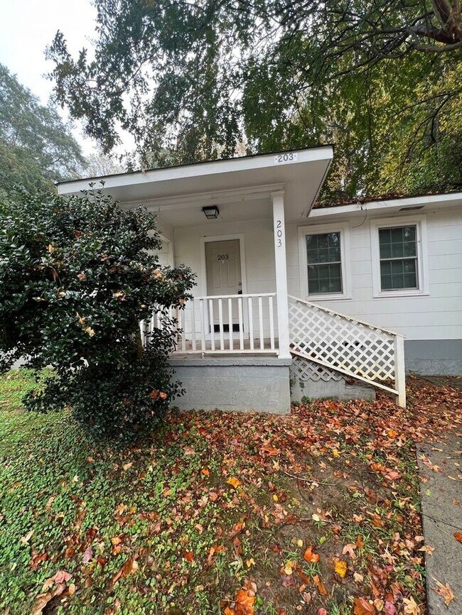 Primary Photo - Newly Remodeled 2 Bed/ 1 Bath Duplex