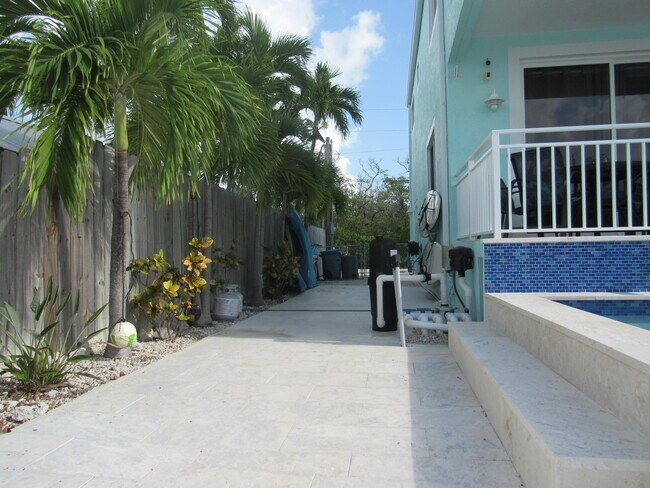 Building Photo - 103 Starfish Ln
