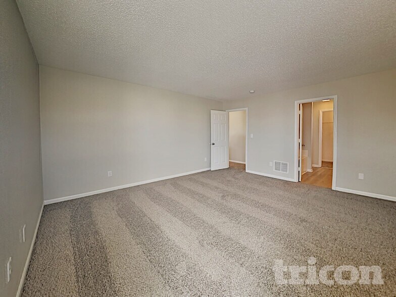 Building Photo - 10818 Sterling Apple Dr