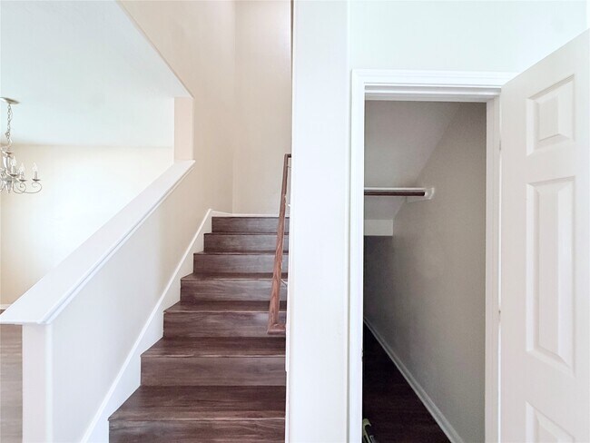 Building Photo - 7403 Bering Landing Dr