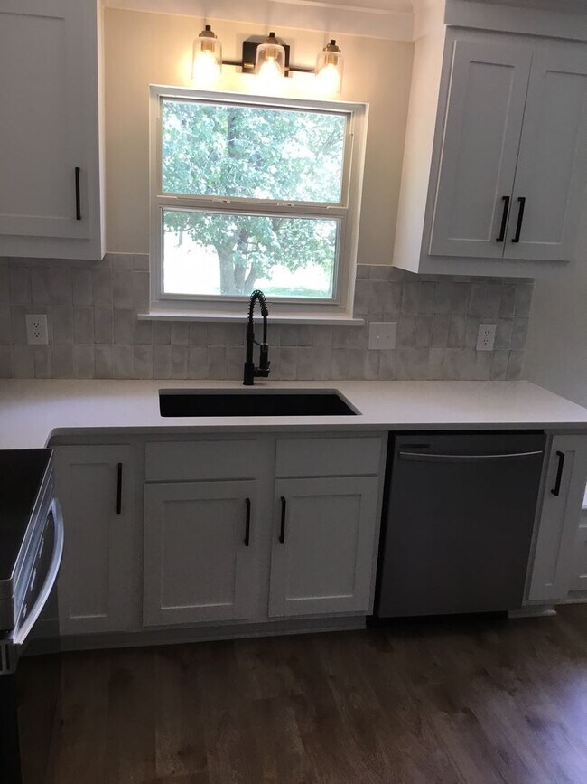 Building Photo - $500 OFF MOVE IN SPECIAL-VERY NICE BLANCHARD HOME. NORTH SHREVEPORT