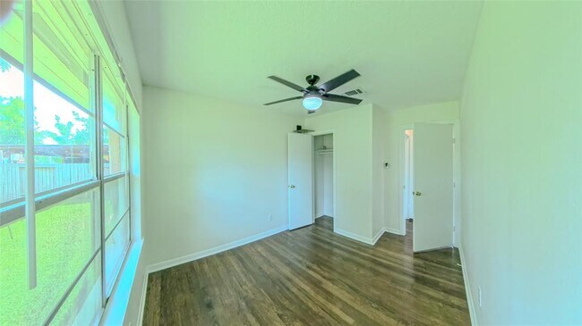 Building Photo - 4322 Tavenor Ln
