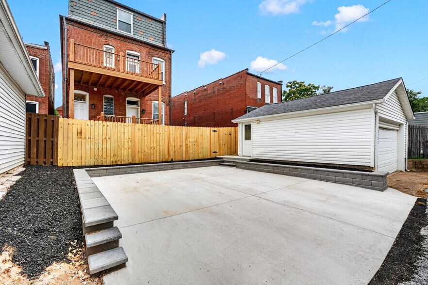 Building Photo - 2722 Armand Pl