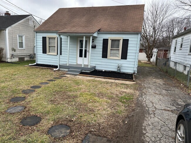 Primary Photo - 1224 Weller Ave
