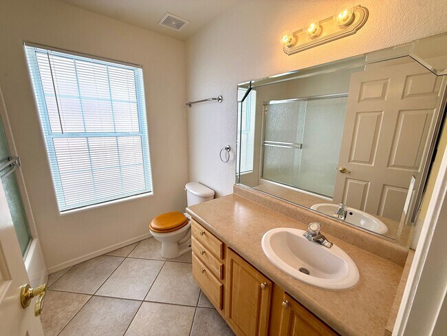 Building Photo - Beautiful 3 Bed / 2 Bath Home Backing to Cerbat Cliffs Golf Course!