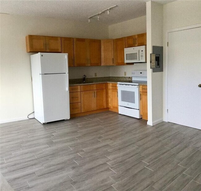 Building Photo - 229 Commercial Blvd