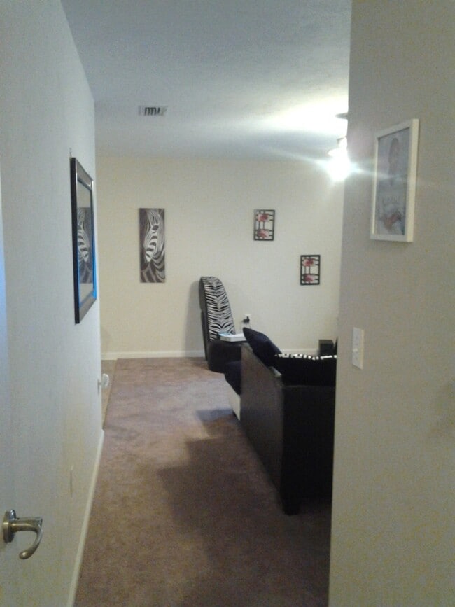 Building Photo - 3bedrooms 2 baths single family home available March 2022 in Qunicy Fl