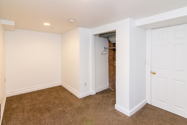 Building Photo - 812 Sybil St