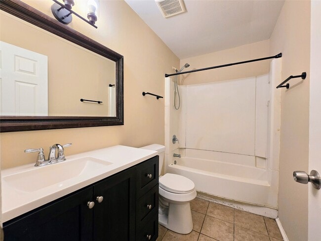 Building Photo - 2602 N Red Cedar Cir