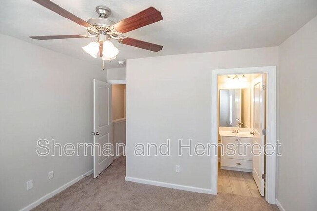 Building Photo - 757 Tarvin Cir
