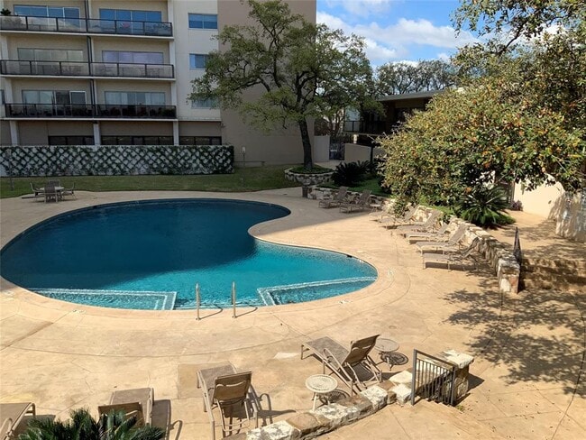 Building Photo - 2929 Buffalo Speedway