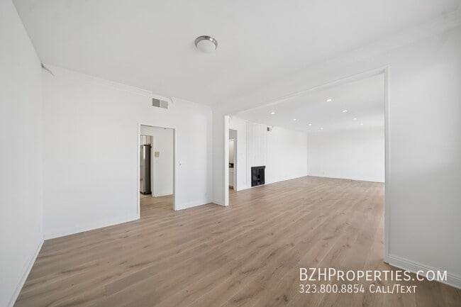 Building Photo - 333 S Elm Dr