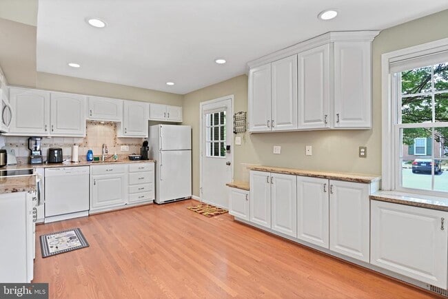 Building Photo - 5267 Leestone Ct
