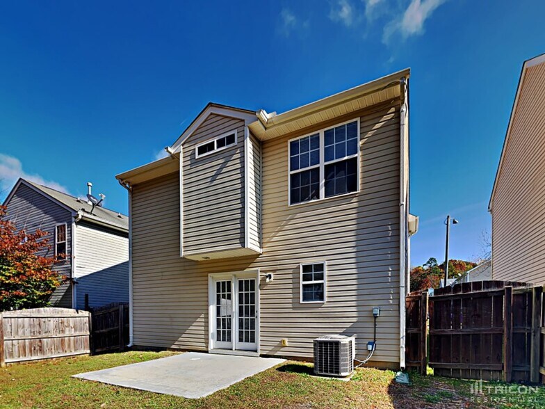 Building Photo - 5526 Henderson Oaks Dr