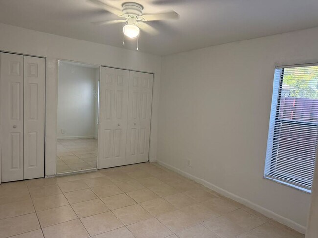 Building Photo - 1 Crossings Cir