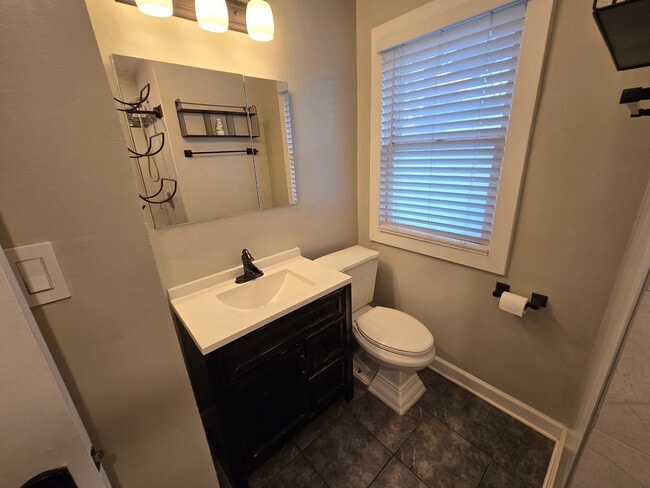 Building Photo - 185 Pick Ave