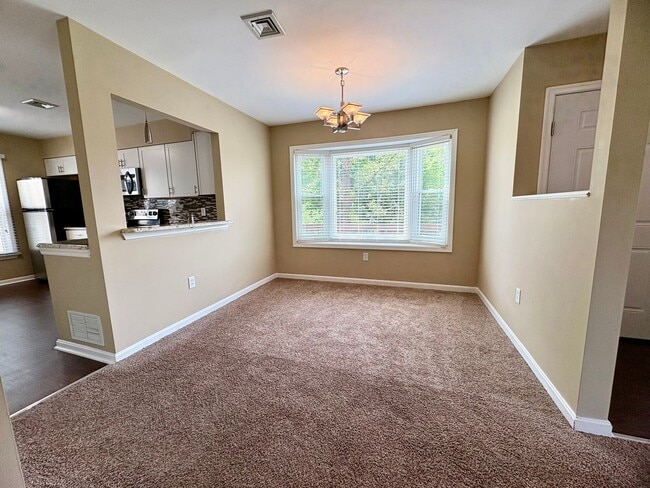 Building Photo - 2 Bedroom 2.5 Bathroom in Hummelstown!