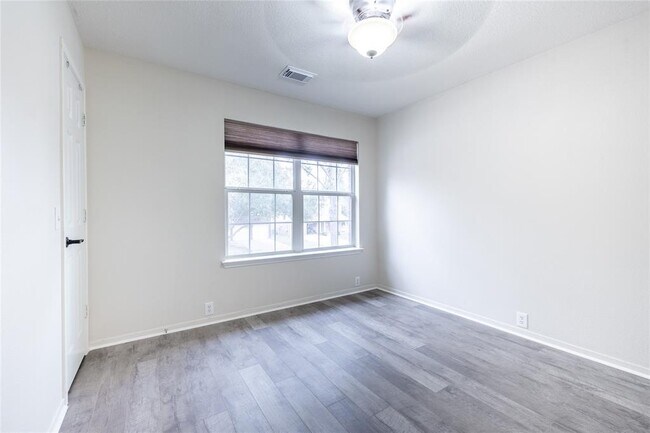Building Photo - 17611 S Summit Canyon Dr