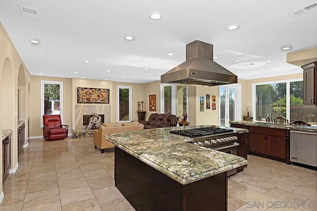 Building Photo - 927 Tingley Ln