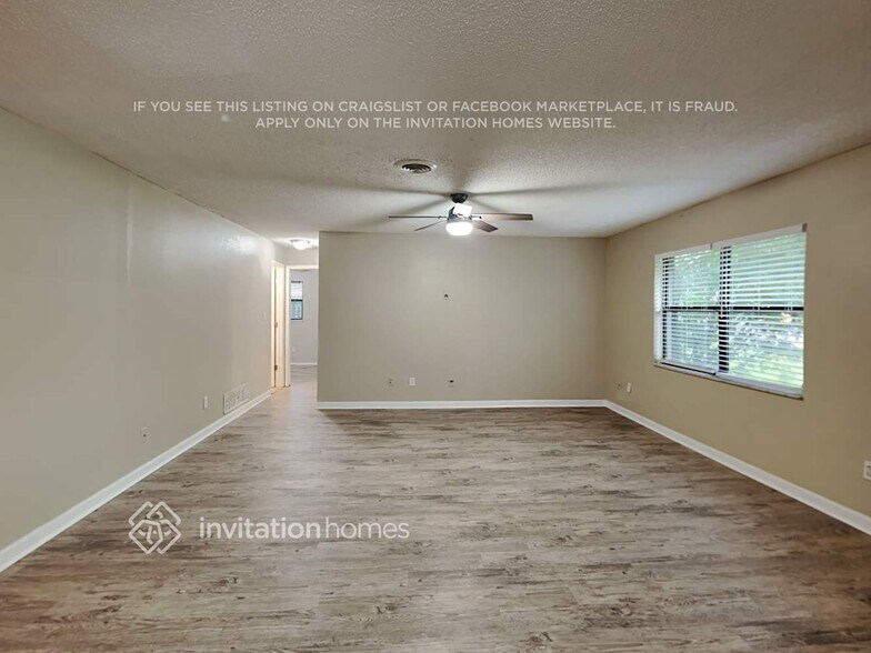 Building Photo - 5206 Tangerine Ave