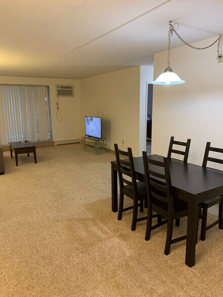 Building Photo - 303 Lowell St