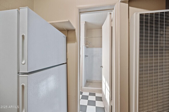 Building Photo - 343 W Portland St