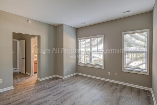 Building Photo - 6020 Winterpointe Ln