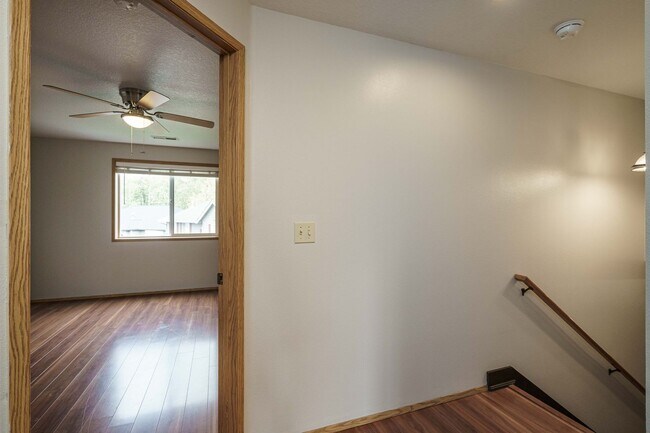 Building Photo - 3 Bedroom 2.5 Bath with workshop and fence...