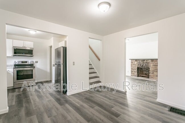 Building Photo - 2868 Brighton Henrietta Town Line Rd