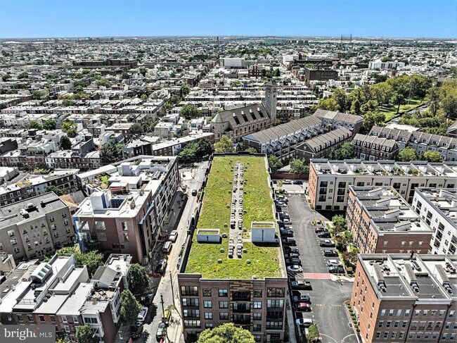 Building Photo - 600 S 24th St