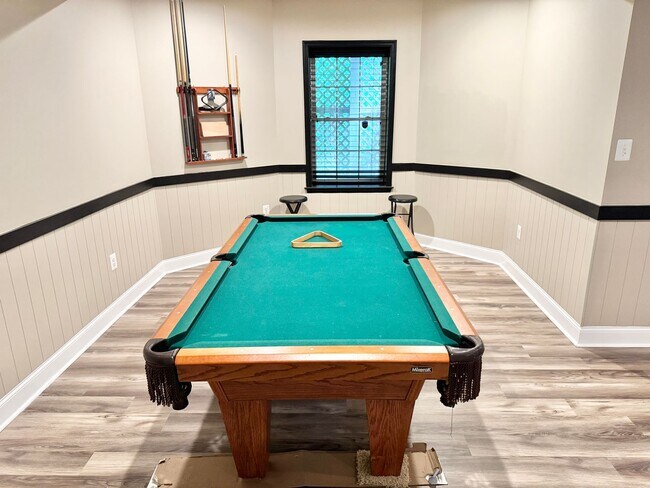 Building Photo - GORGEOUS FORMER MODEL HOME - MINUTES TO QUANTICO