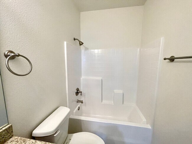 Building Photo - New 2024 Built 3 Bedroom Home with Beautif...