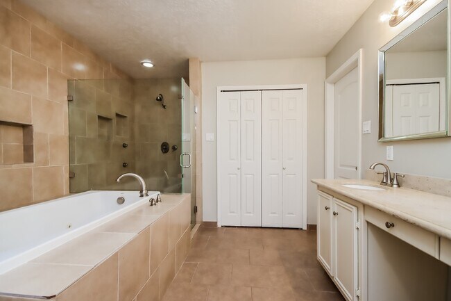 Building Photo - 26715 Westwood Dr