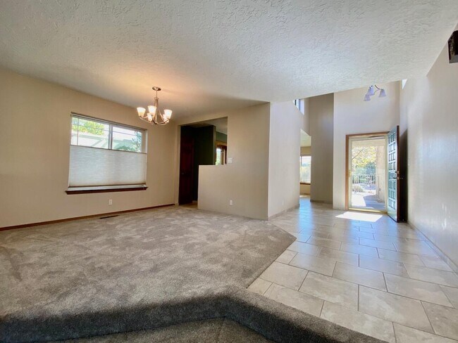 Building Photo - 9747 Village Green Dr NE