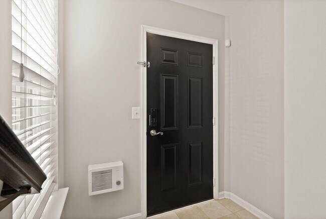 Building Photo - 9502 Lee Ct