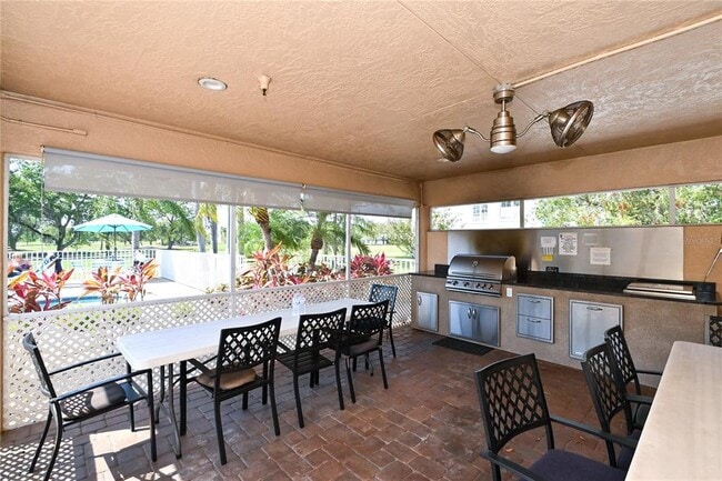Building Photo - 4550 Pinebrook Cir
