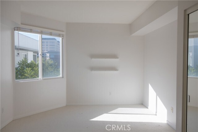 Building Photo - 160 S Hudson Ave