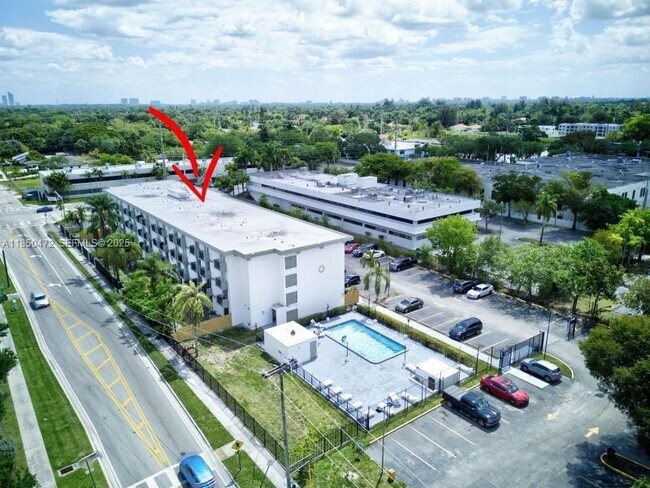 Building Photo - 16450 NW 2nd Ave