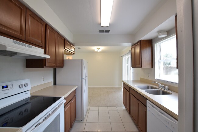 Building Photo - Charming 3 Bed 2 Bath Home for Rent in Del...