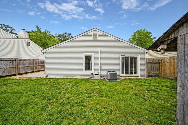 Building Photo - 1317 Faraid Ln
