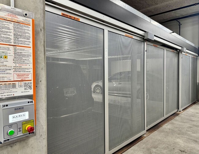 Building Photo - Maison à SOMA  |Secured Smart Access. Mode...