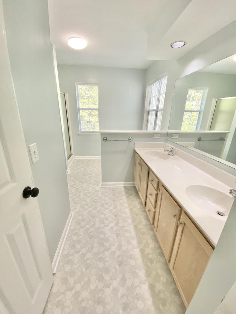 Master Bath - 1986 Treebark Dr