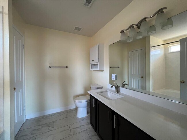 Building Photo - 116 Remington Dr