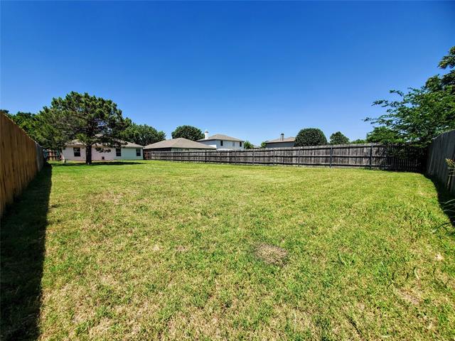 Building Photo - 2224 Red Oak Dr