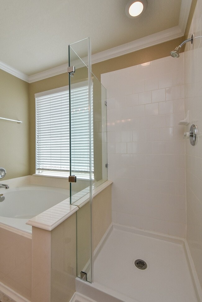 Building Photo - 11911 Brantley Haven Dr