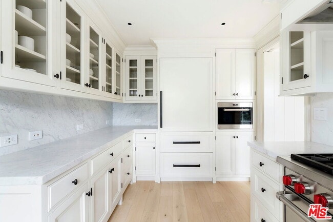 Building Photo - 9563 Charleville Blvd